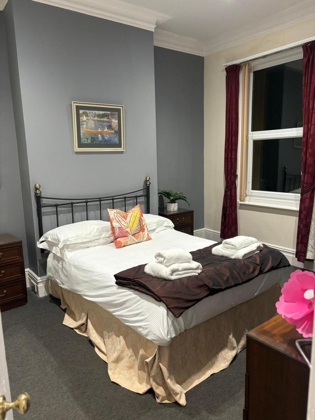 Apartment Princess Royal 3 Bed Scarborough